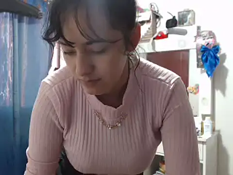 annie clark2 online show from 12.08.24