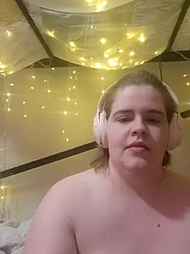 Snapshot of VeiledMuse chatting on 02.23.26 VeiledMuse online show from 02.23.26