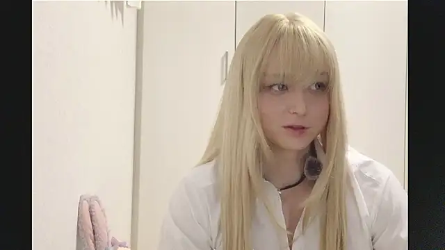 Mia032 online show from 10.25.25