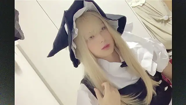 Mia032 online show from 10.31.25