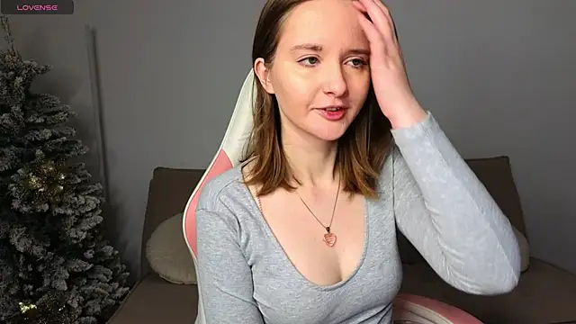 Snapshot of AlexsisFaee chatting on 12.21.25 AlexsisFaee online show from 12.21.25