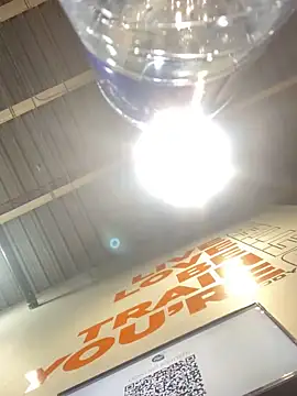  ManuVeelez online show from 09.12.25