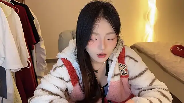 Robin-o3 online show from 10.18.25