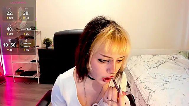 LiyaLuna online show from 12.02.25