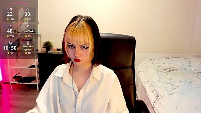 LiyaLuna online show from 12.05.25