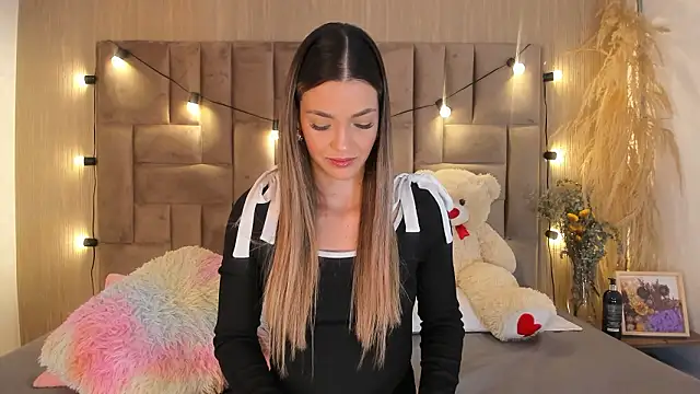 ClaradelMar online show from 02.23.26