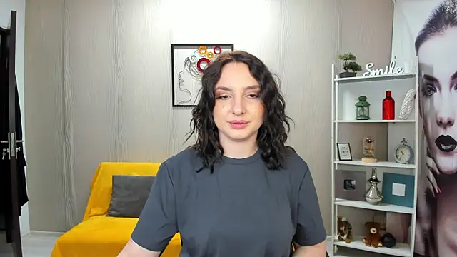 Snapshot of JaquelinLaurent chatting on 10.13.25 JaquelinLaurent online show from 10.13.25