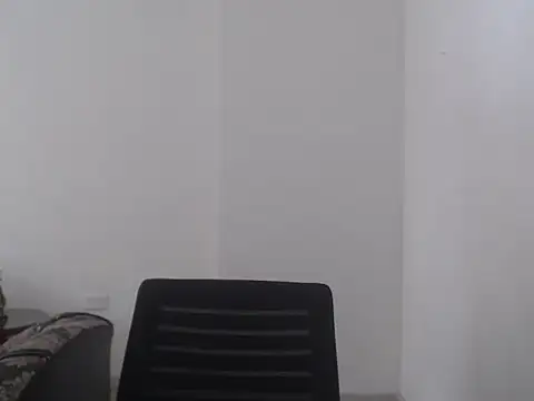 Snapshot of younewmaster chatting on 11.24.25 younewmaster online show from 11.24.25