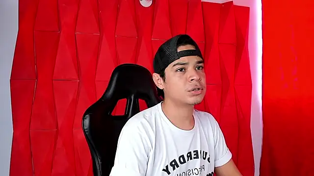 Snapshot of edy_play chatting on 05.17.26 edy play online show from 05.17.26