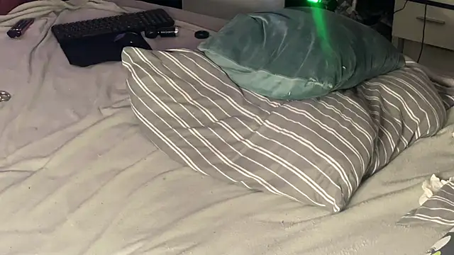 Snapshot of GayFun_bln chatting on 12.04.25 GayFun bln online show from 12.04.25