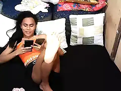 Snapshot of xxhottinybabe chatting on 11.09.25 xxhottinybabe online show from 11.09.25