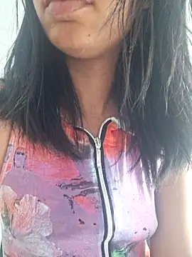 Snapshot of RavenShyfit chatting on 11.17.25 RavenShyfit online show from 11.17.25