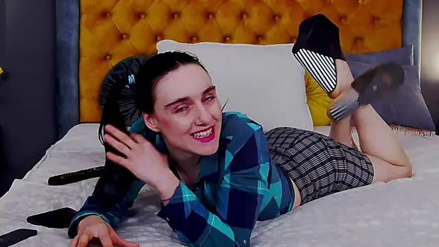 Jessica White  online show from 04.10.26