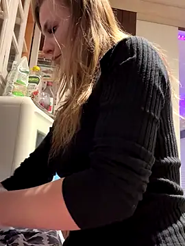 IsabellaEtha online show from 10.29.25