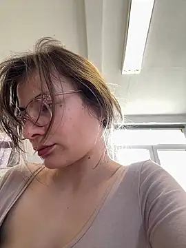 IsabellaEtha online show from 04.27.26