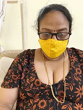 Snapshot of heera-rani chatting on 06.05.26 heera-rani online show from 06.05.26