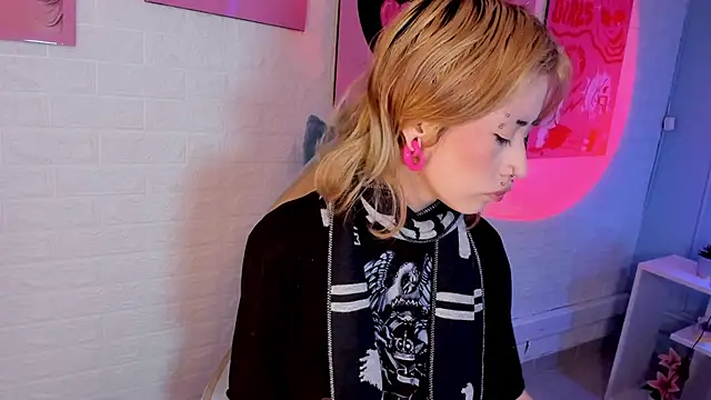 Hannahpage online show from 10.16.25