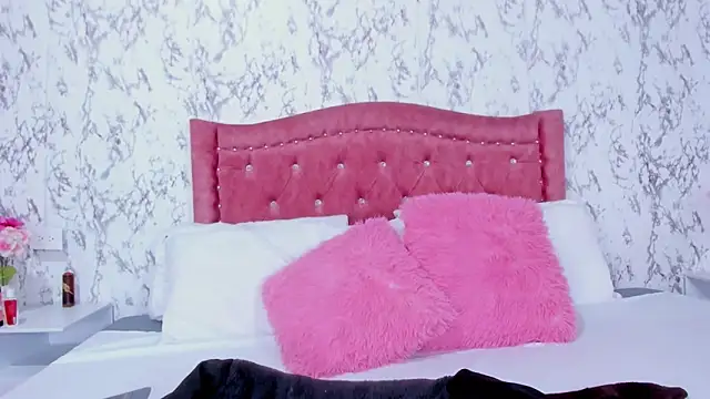 SofiiFoox online show from 10.11.25