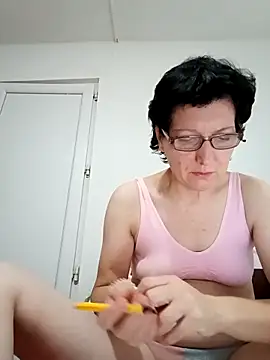 Vera Elle online show from 10.23.25