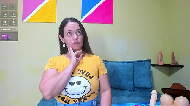 Snapshot of loreen_grey chatting on 11.26.25 loreen grey online show from 11.26.25