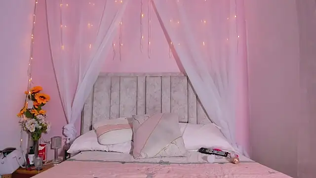 Rachellcooperrr online show from 09.13.25