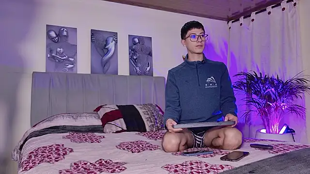 Snapshot of tivendann chatting on 02.15.26 tivendann online show from 02.15.26