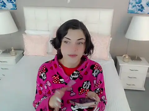 nathalialoes1 online show from 11.11.25