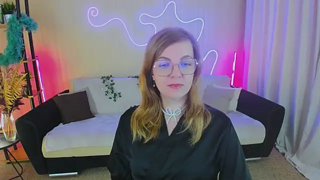 YourUniverser online show from 10.10.25