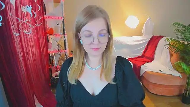 YourUniverser online show from 11.02.25