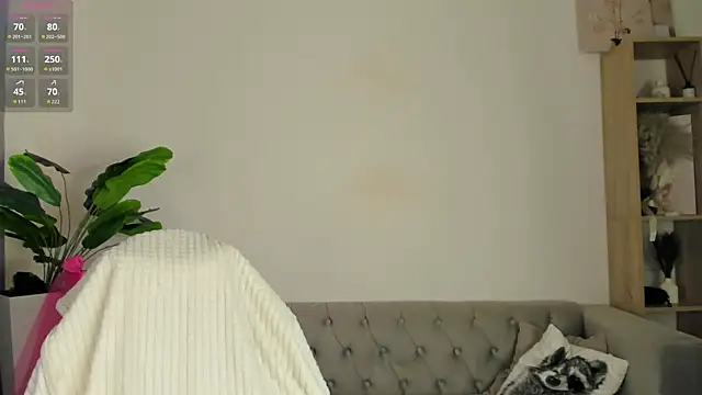 Ice Strawberry online show from 03.30.26