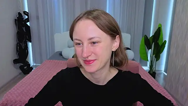 LuluChiiii online show from 11.10.25