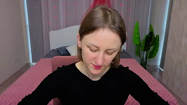 LuluChiiii online show from 12.21.25