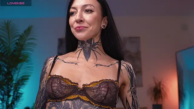 Alise Eve  online show from 09.30.25