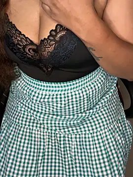 Snapshot of linishal chatting on 10.02.25 linishal online show from 10.02.25