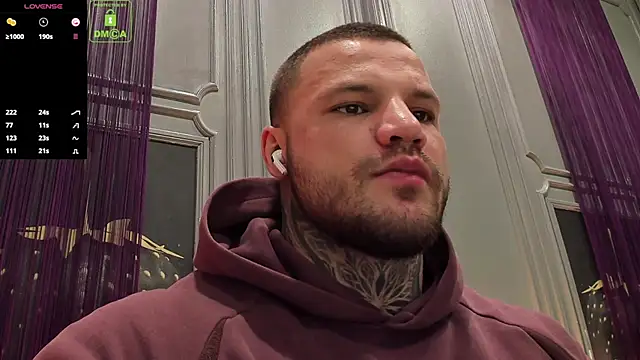 Snapshot of OliverSport chatting on 11.16.25 OliverSport online show from 11.16.25