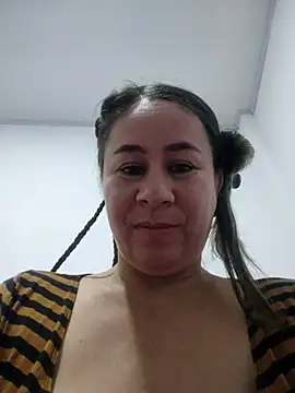 Snapshot of Nala1986 chatting on 09.28.25 Nala1986 online show from 09.28.25