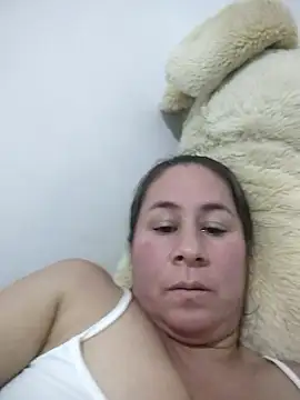 Snapshot of Nala1986 chatting on 11.08.25 Nala1986 online show from 11.08.25