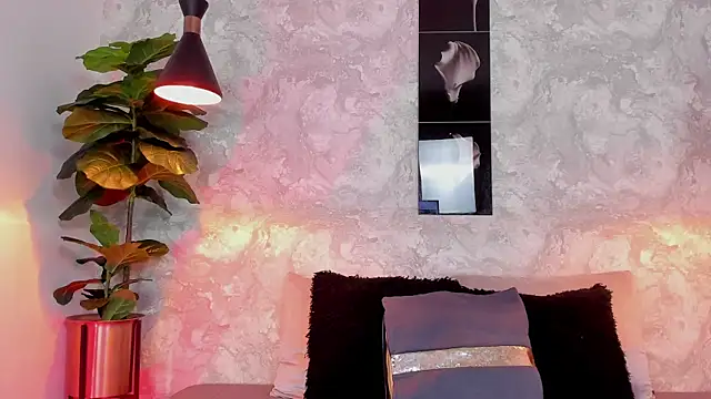 aitana baker  online show from 09.18.25