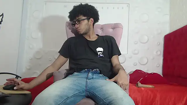 Snapshot of felipecams123 chatting on 10.26.25 felipecams123 online show from 10.26.25