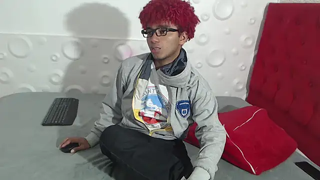 Snapshot of felipecams123 chatting on 11.21.25 felipecams123 online show from 11.21.25