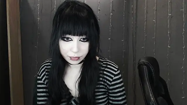  LUCY LAVE online show from 03.31.26