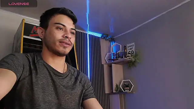 Snapshot of Bastian_MCcormick chatting on 09.11.25 Bastian MCcormick online show from 09.11.25