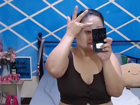 Snapshot of jengrey chatting on 09.21.25 jengrey online show from 09.21.25