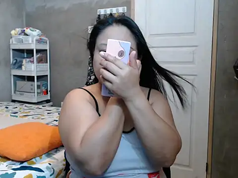 Snapshot of jengrey chatting on 10.25.25 jengrey online show from 10.25.25