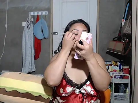 Snapshot of jengrey chatting on 11.19.25 jengrey online show from 11.19.25