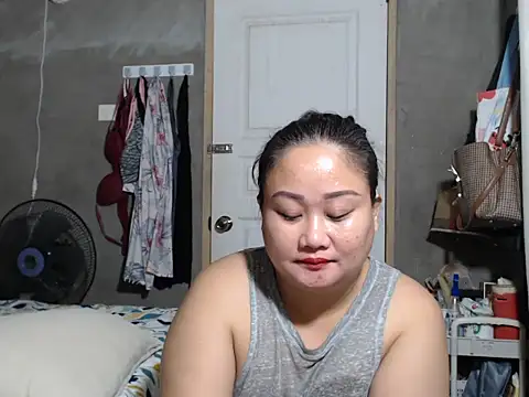 Snapshot of jengrey chatting on 12.05.25 jengrey online show from 12.05.25