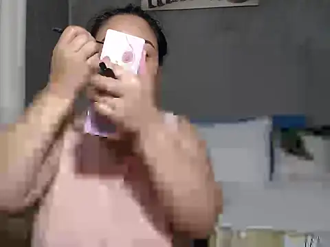 Snapshot of jengrey chatting on 03.19.26 jengrey online show from 03.19.26