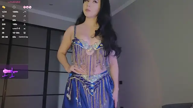 Snapshot of lunajii chatting on 10.11.25 lunajii online show from 10.11.25