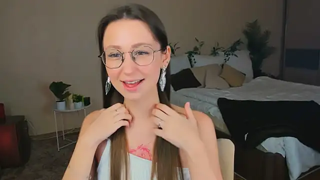 YourLovellyStory online show from 01.15.26