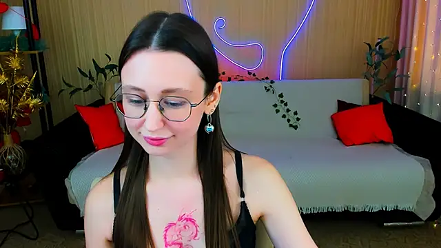 YourLovellyStory online show from 04.04.26